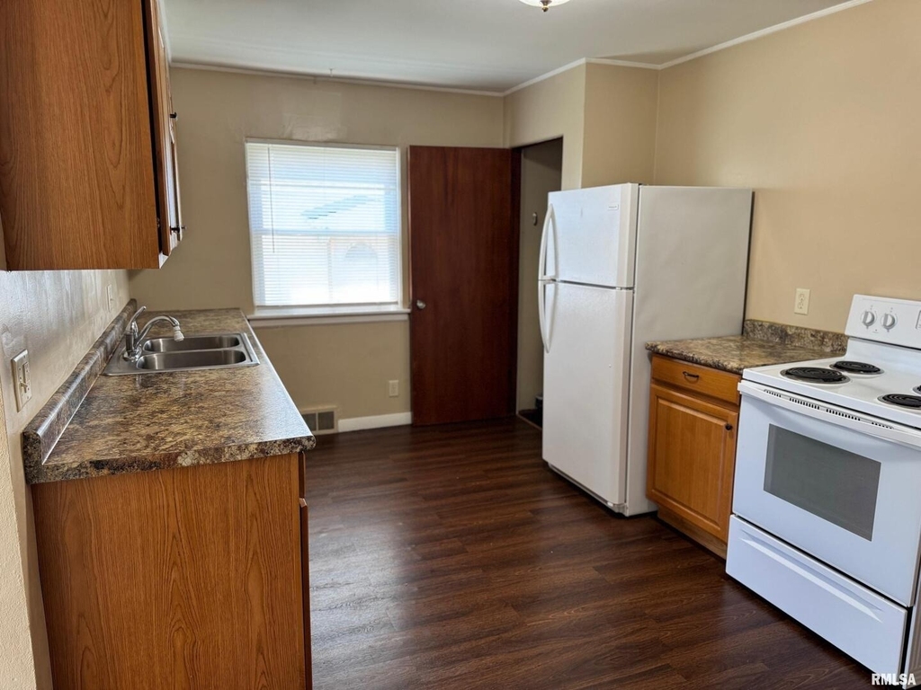 1736 Davie Street - Photo 4