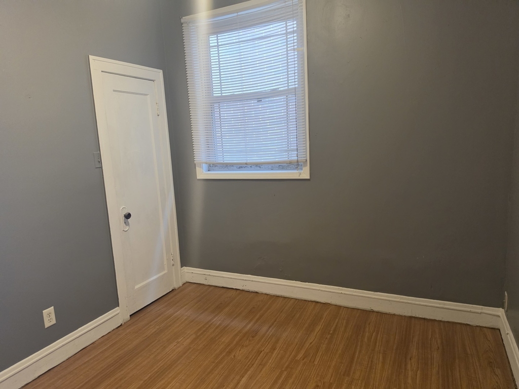 232 W 111th Place - Photo 4