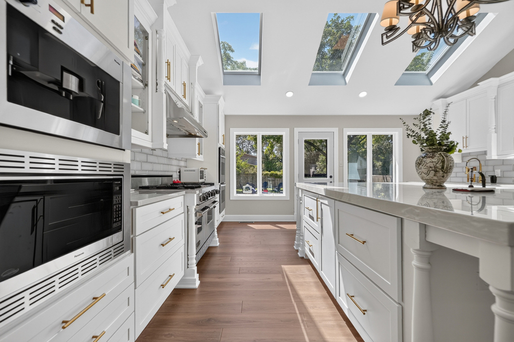 3825 Maple Avenue - Photo 4