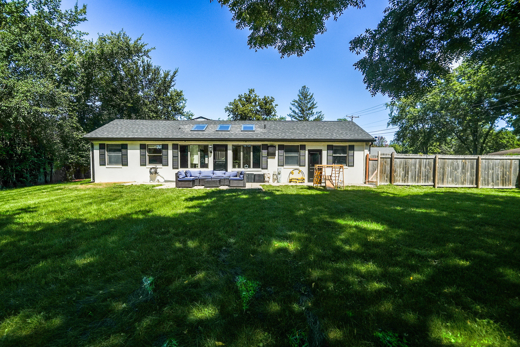 3825 Maple Avenue - Photo 39