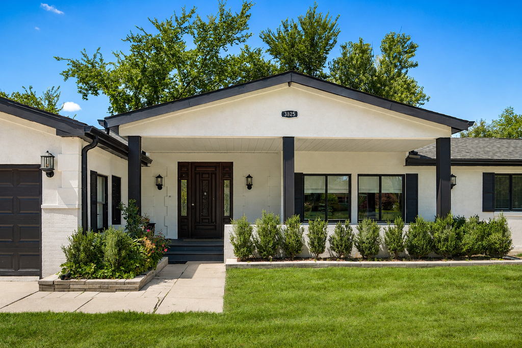 3825 Maple Avenue - Photo 1