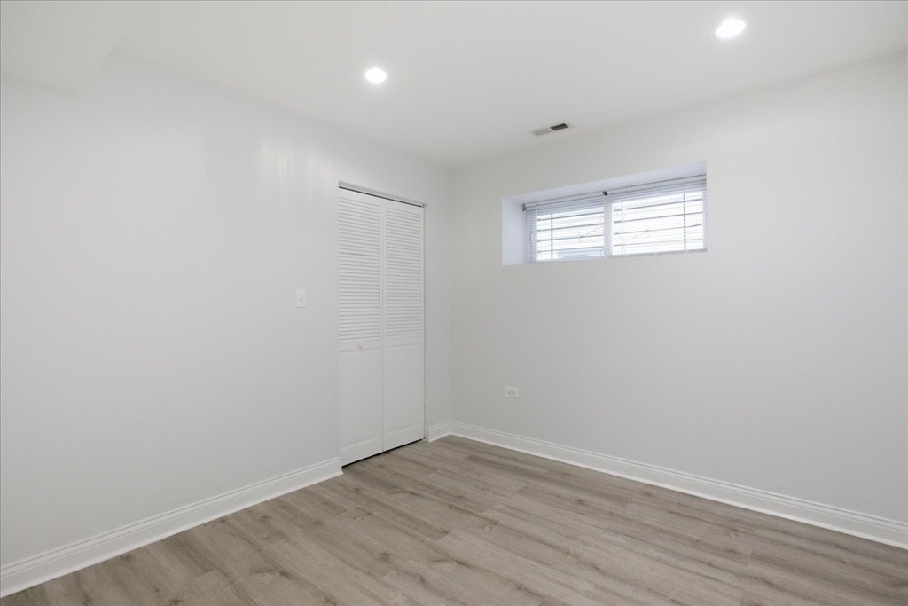 3528 W Shakespeare Avenue - Photo 9