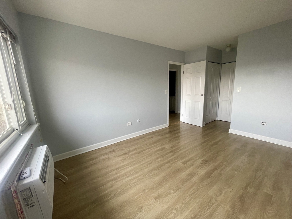 8635 W Foster Avenue - Photo 17