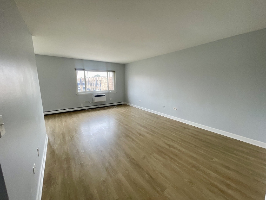 8635 W Foster Avenue - Photo 1
