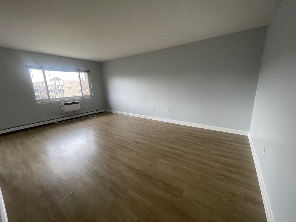 8635 W Foster Avenue - Photo 10