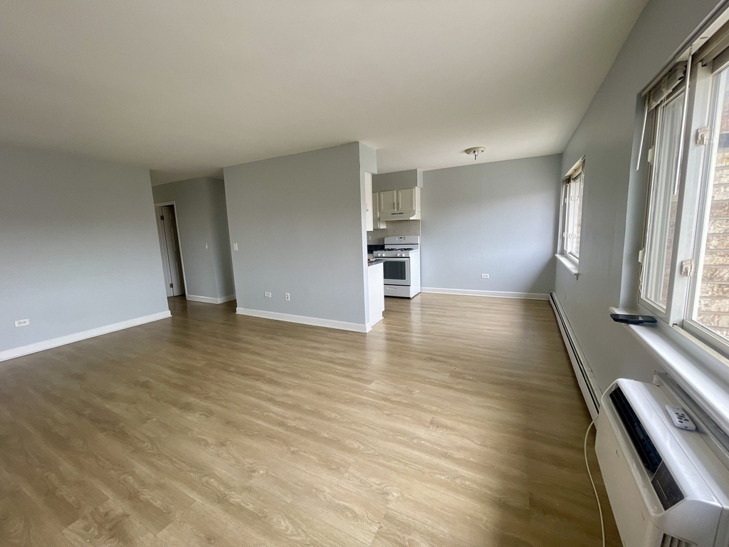 8635 W Foster Avenue - Photo 8