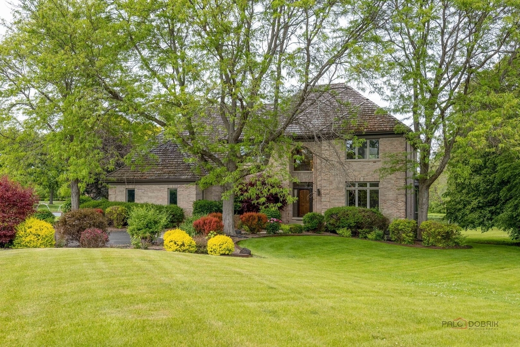 5420 Belmont Court - Photo 0