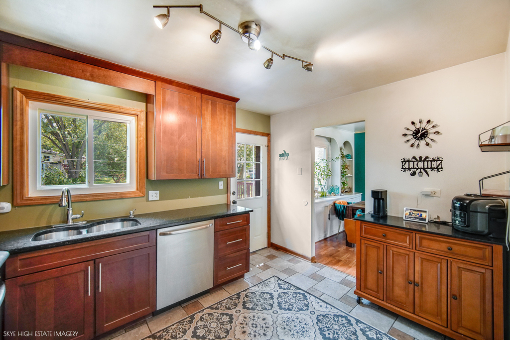 2905 Edgewood Parkway - Photo 5