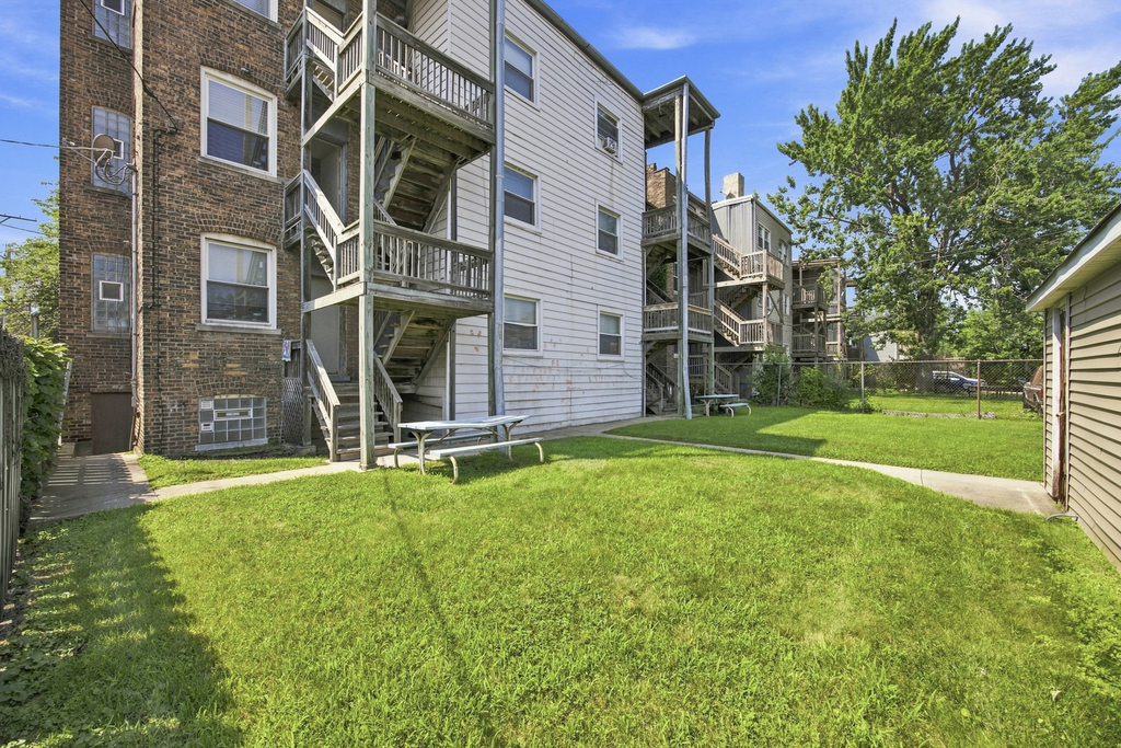7443-7445 S Paxton Avenue - Photo 15