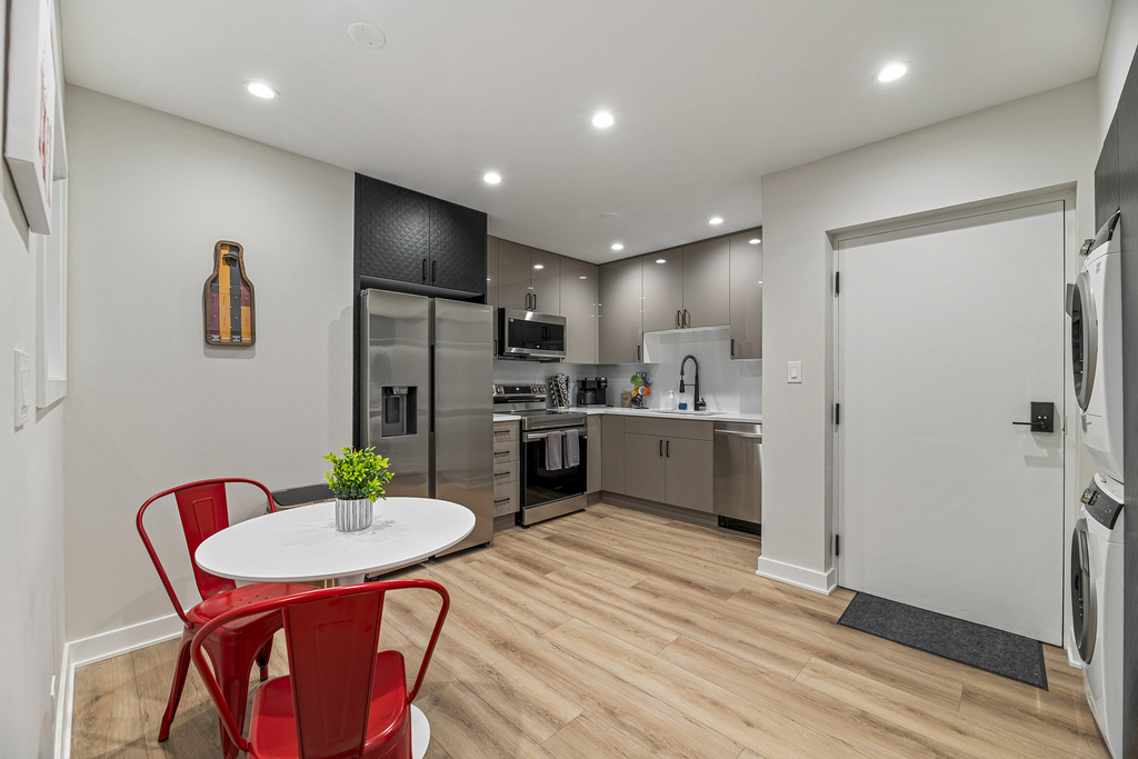 7109 N Western Avenue - Photo 6