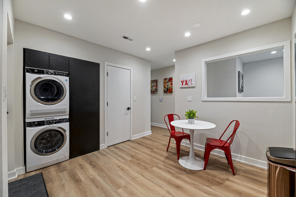 7109 N Western Avenue - Photo 8