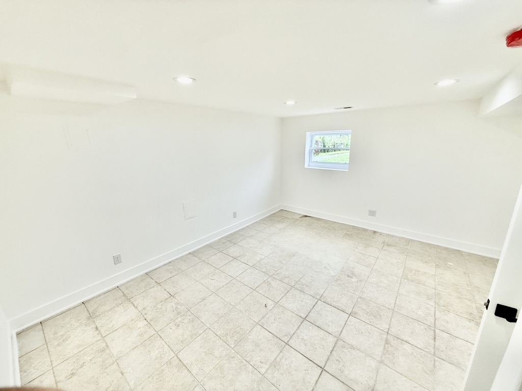 9033 Ewing Avenue - Photo 9