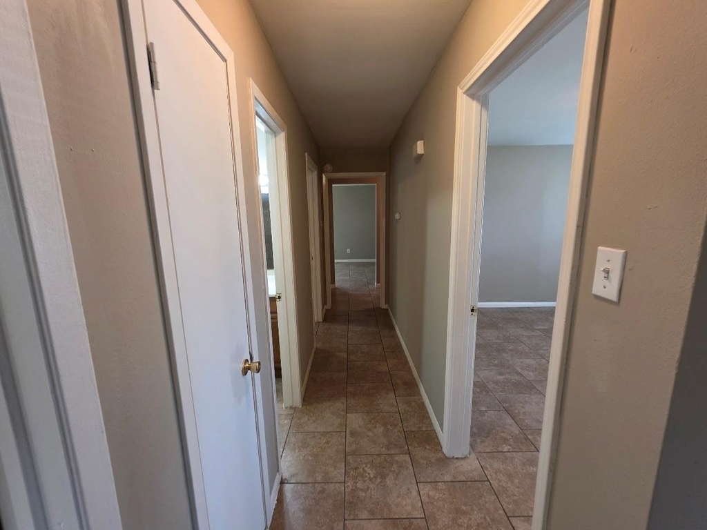 9007 Glen Shadow Drive - Photo 23