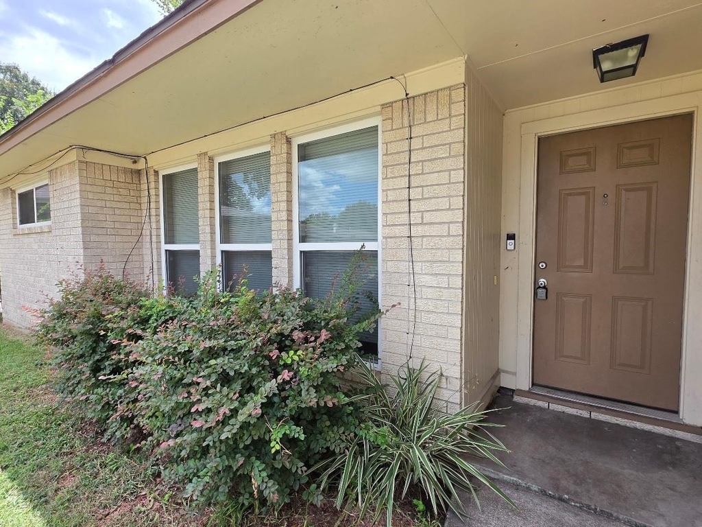 9007 Glen Shadow Drive - Photo 1