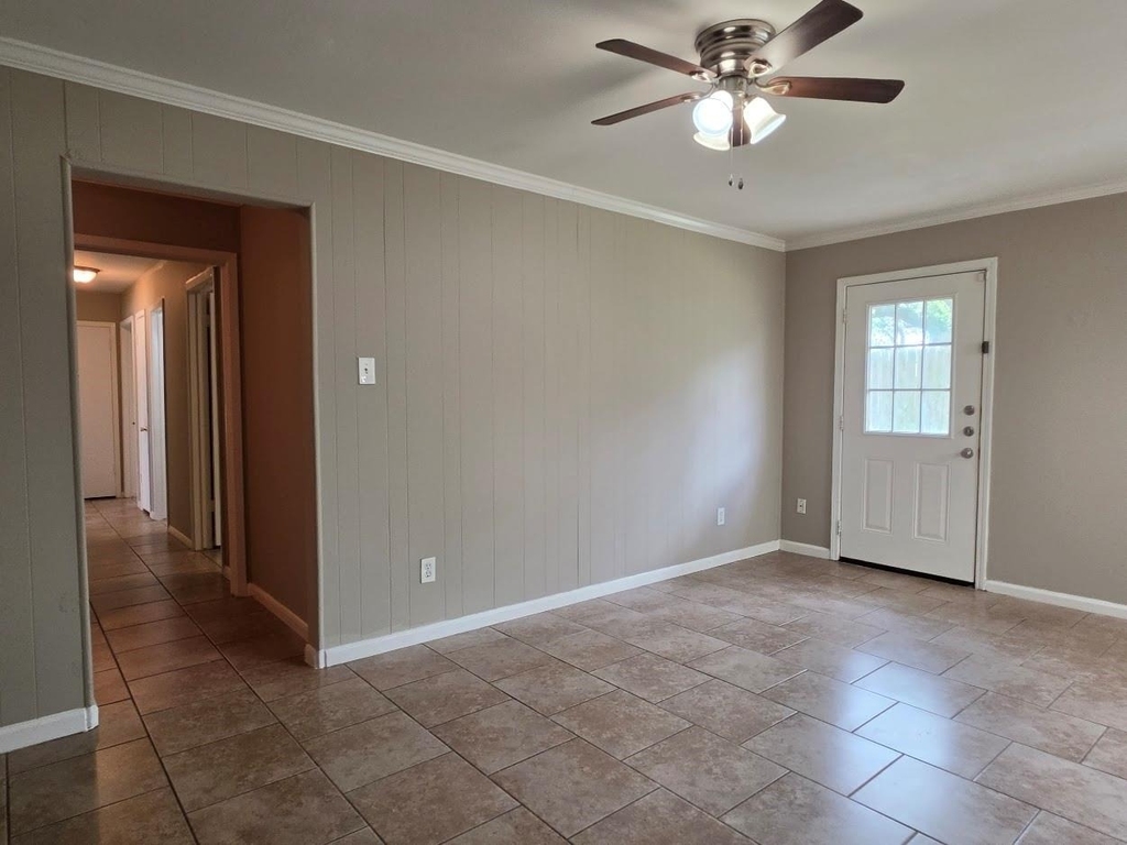 9007 Glen Shadow Drive - Photo 11
