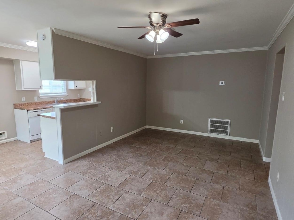 9007 Glen Shadow Drive - Photo 4