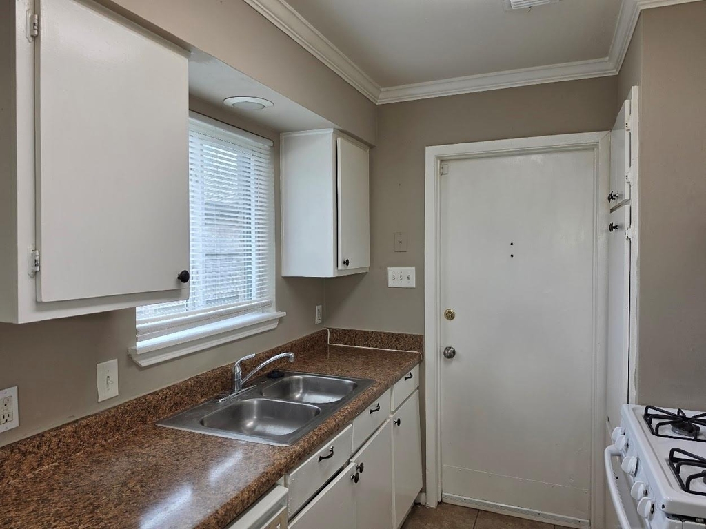 9007 Glen Shadow Drive - Photo 7