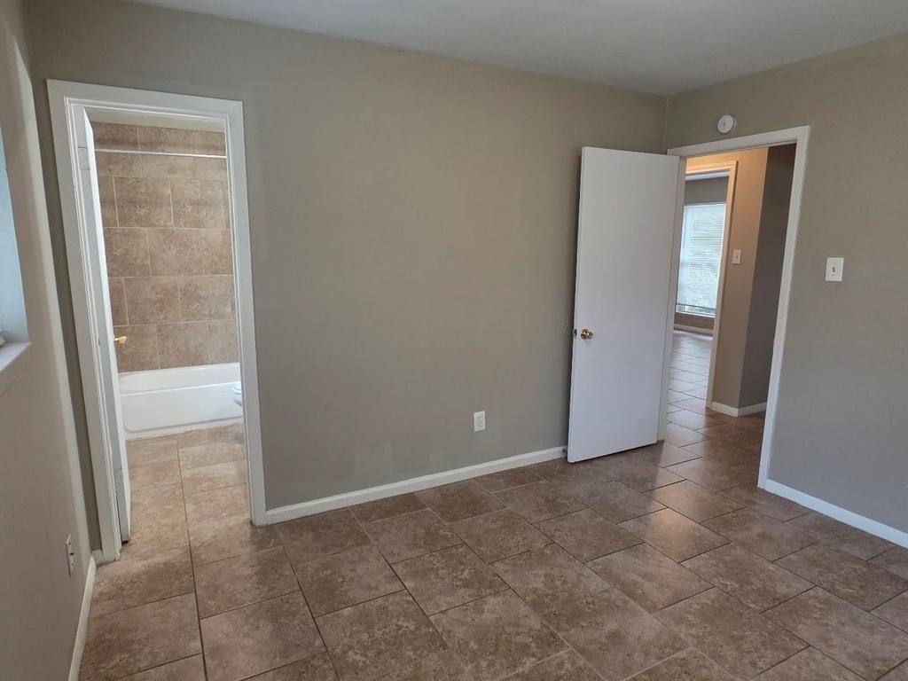 9007 Glen Shadow Drive - Photo 20