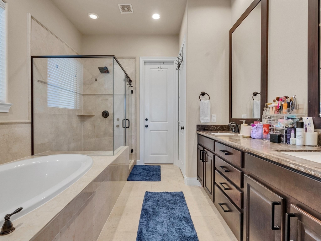 1877 Dart Street - Photo 32