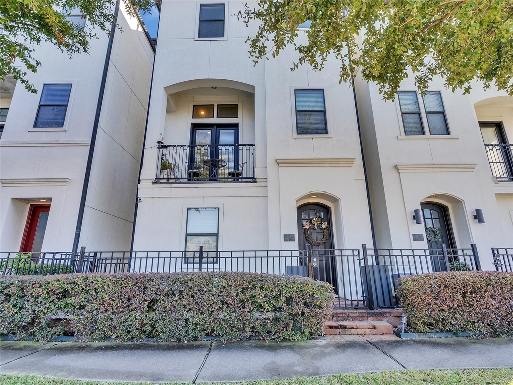 1877 Dart Street - Photo 1