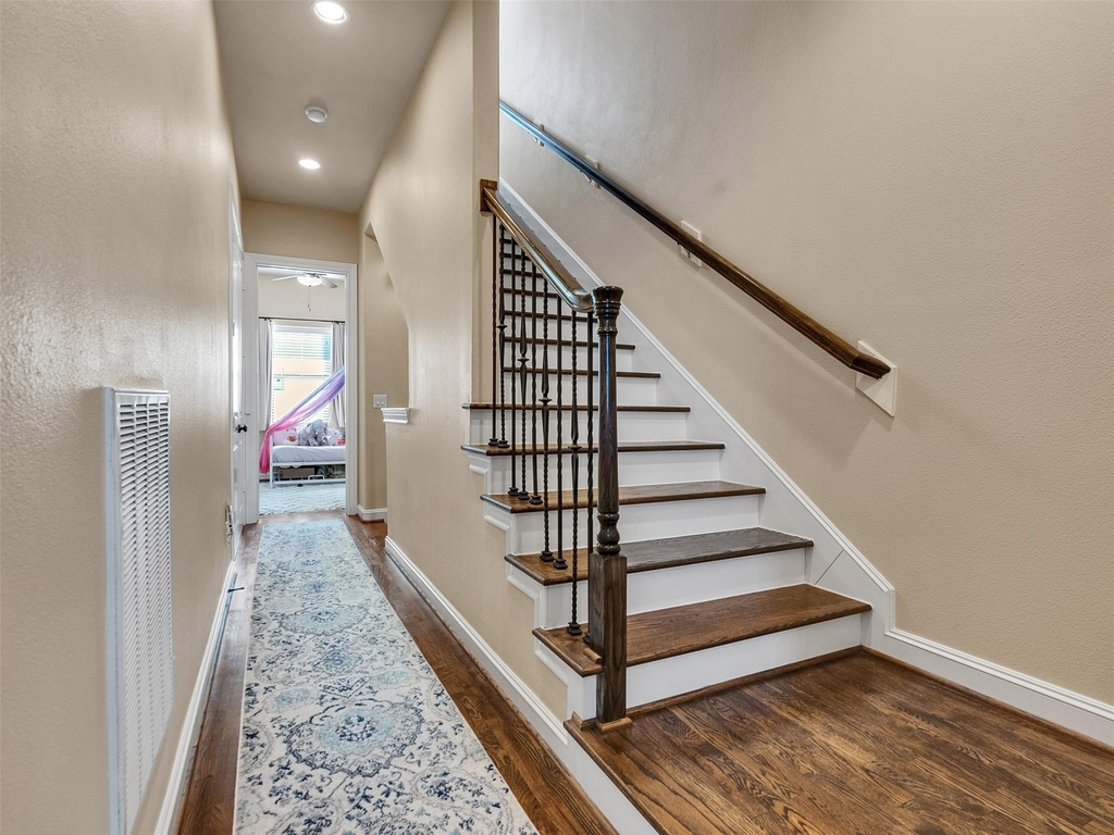 1877 Dart Street - Photo 35
