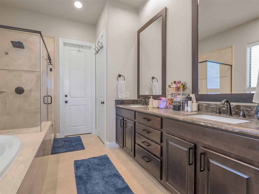 1877 Dart Street - Photo 33