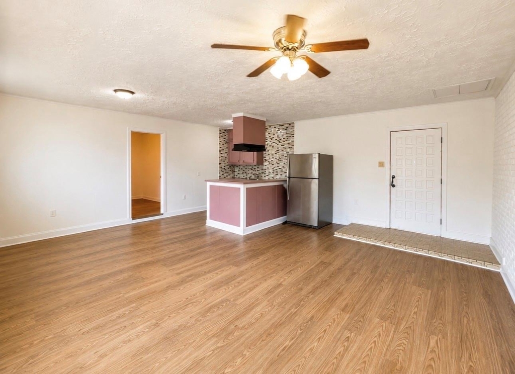 5526 Stonewall Street - Photo 2