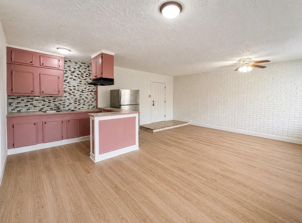 5526 Stonewall Street - Photo 1