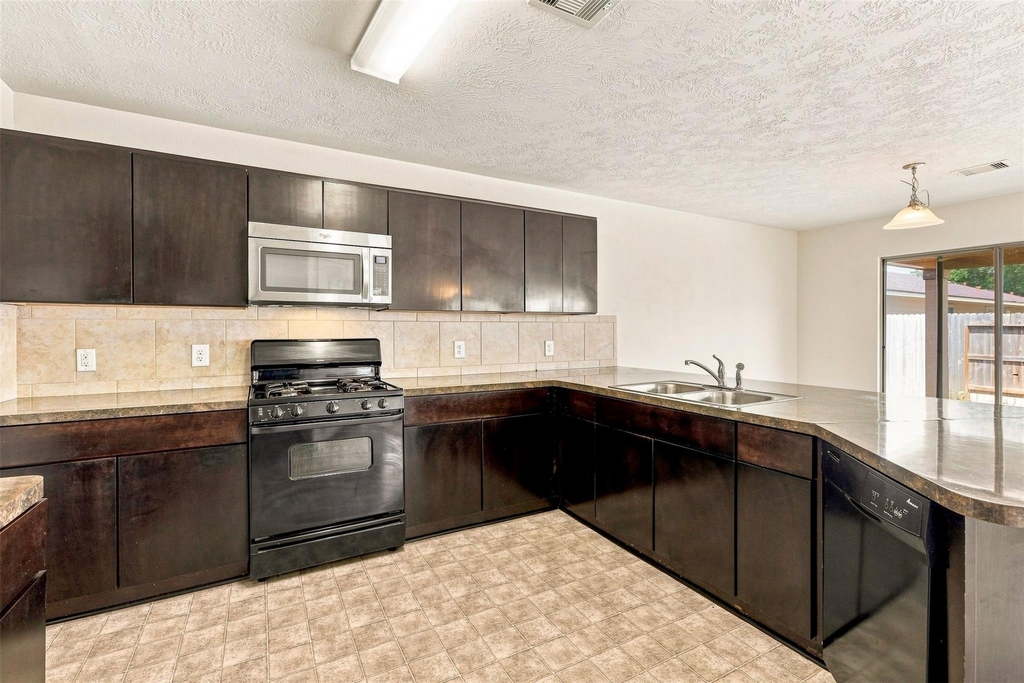 1014 Hummingbird Point Lane - Photo 11