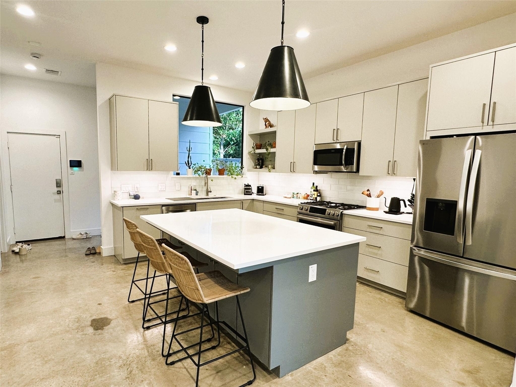 805 Dorothy Street - Photo 2