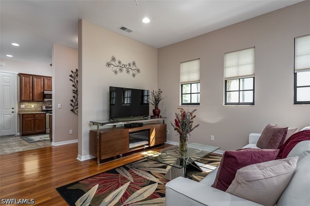 1325 Oceania Drive N - Photo 4