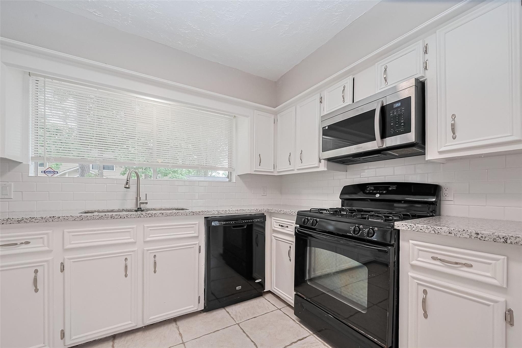 2606 Lexington Woods Drive - Photo 13