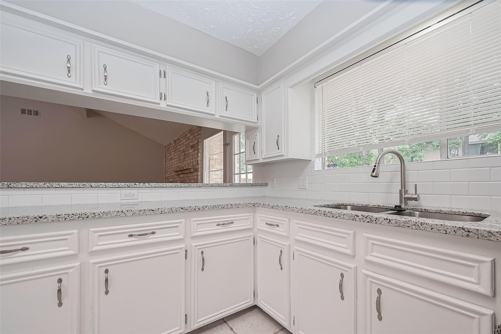2606 Lexington Woods Drive - Photo 16