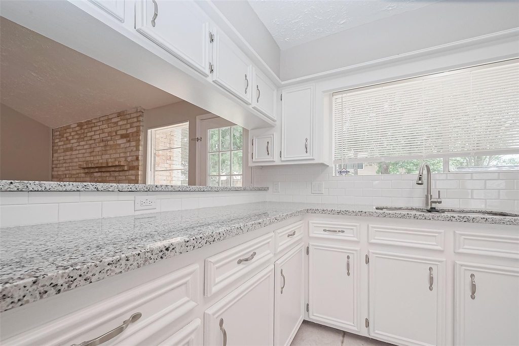 2606 Lexington Woods Drive - Photo 17