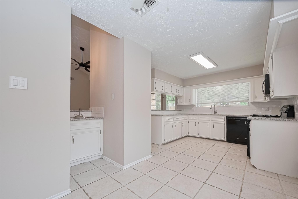 2606 Lexington Woods Drive - Photo 18