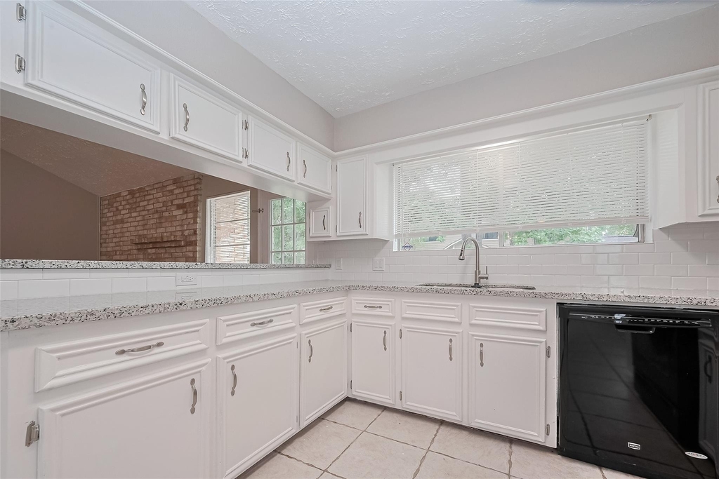 2606 Lexington Woods Drive - Photo 14