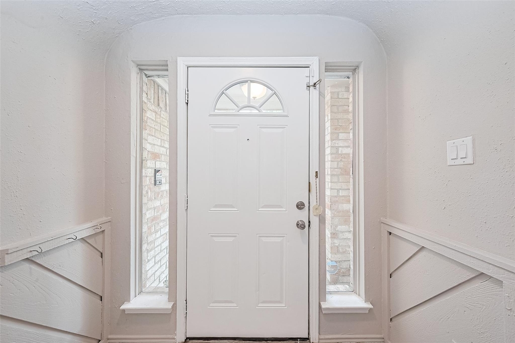 2606 Lexington Woods Drive - Photo 3