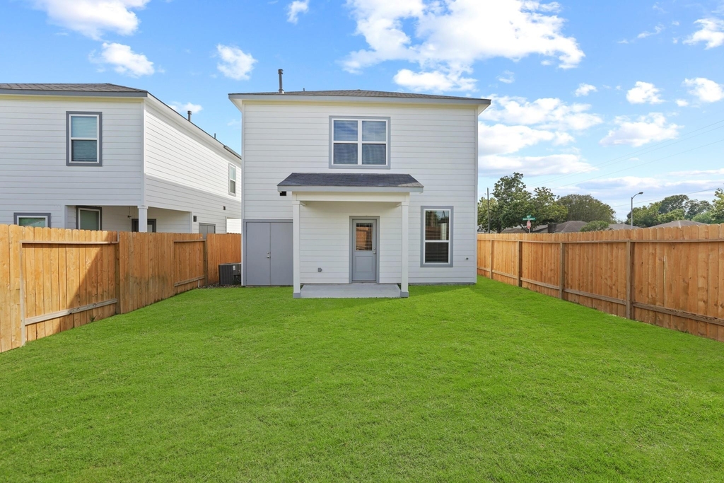 1402 Acorn Meadow Street - Photo 3