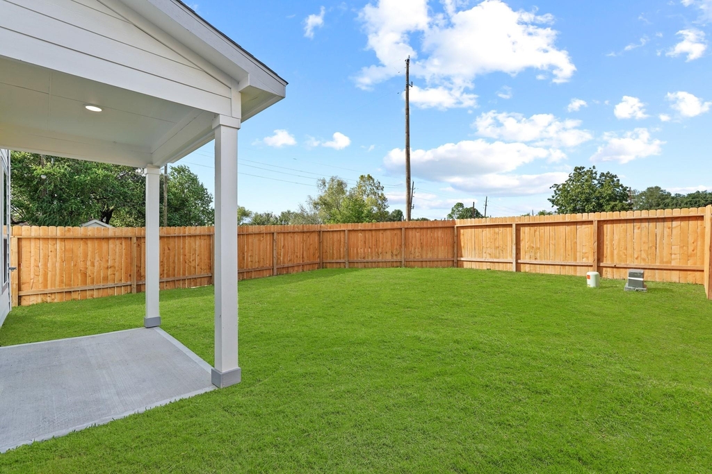 1402 Acorn Meadow Street - Photo 2