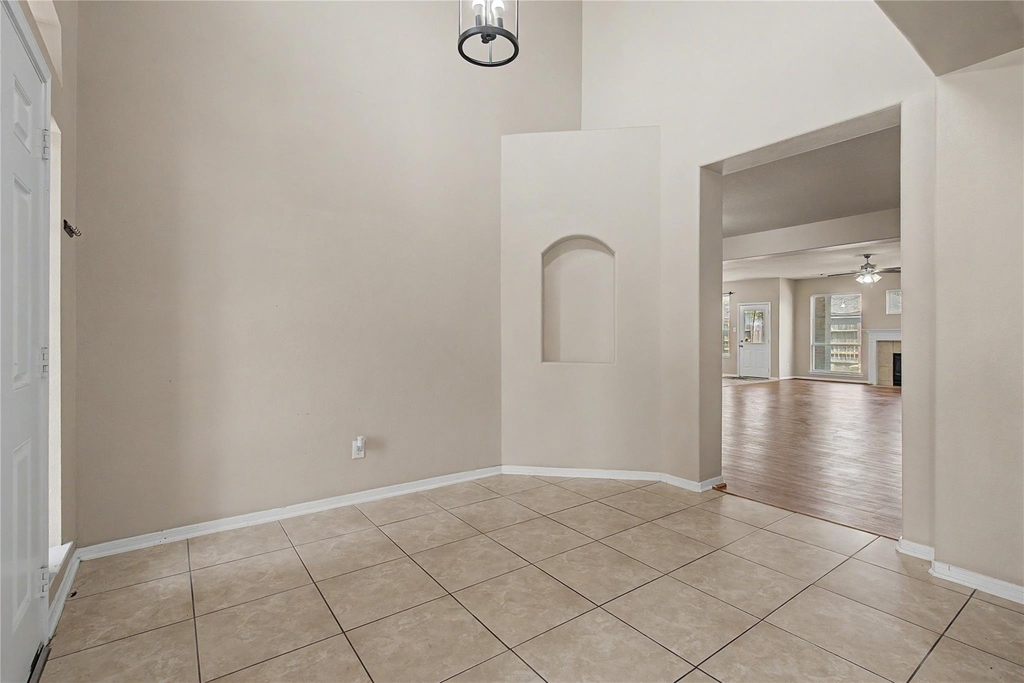 9947 Valance Way - Photo 13
