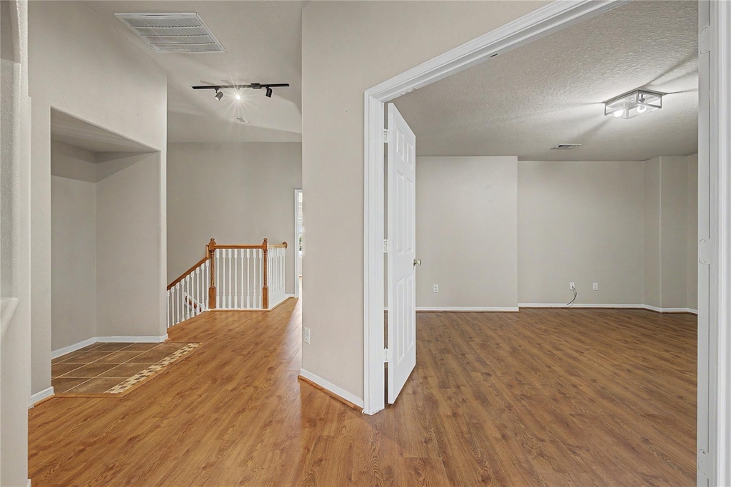 9947 Valance Way - Photo 27