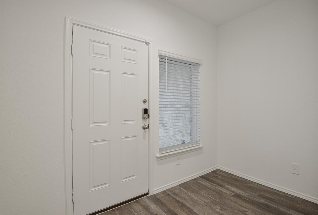 1055 Llano Trail - Photo 3