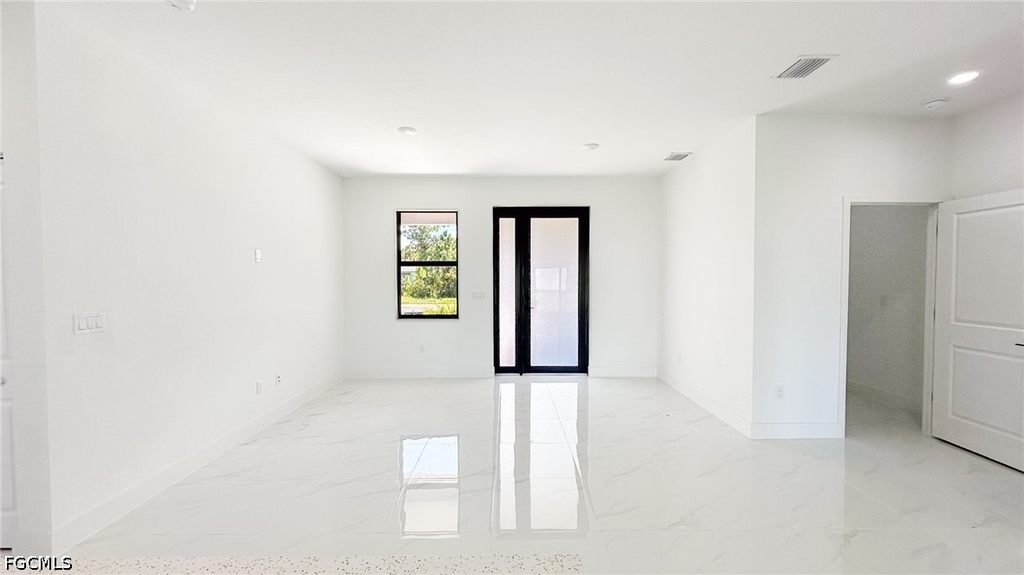 1843 Richmond Avenue N - Photo 8