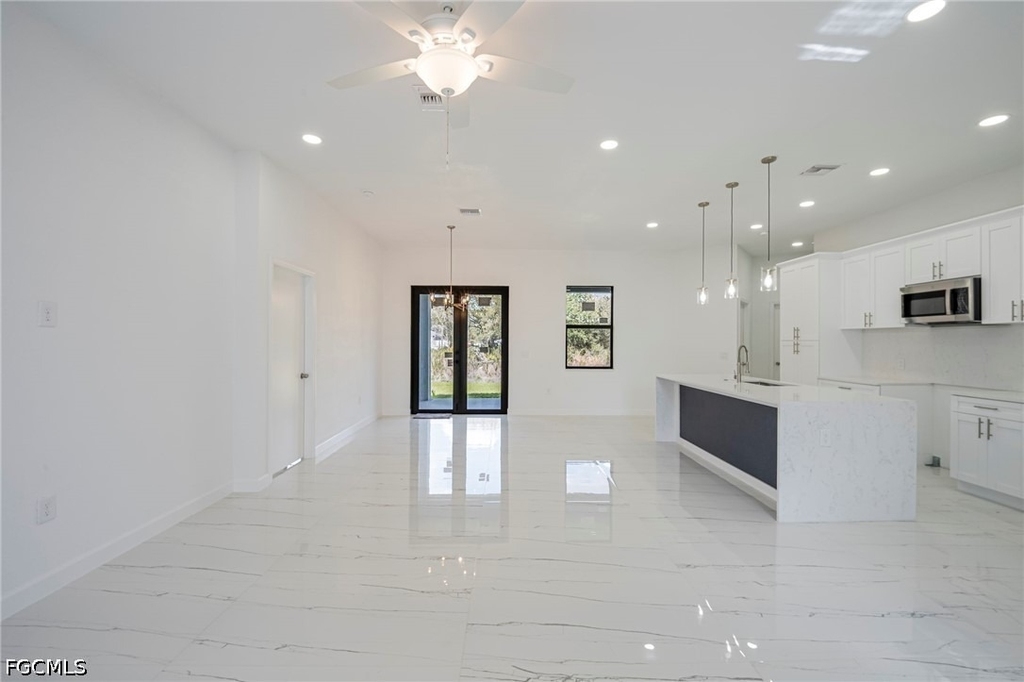 2604 73rd Street W - Photo 2