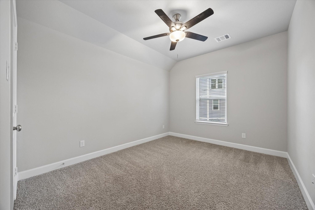 1135 Aurora Street - Photo 16