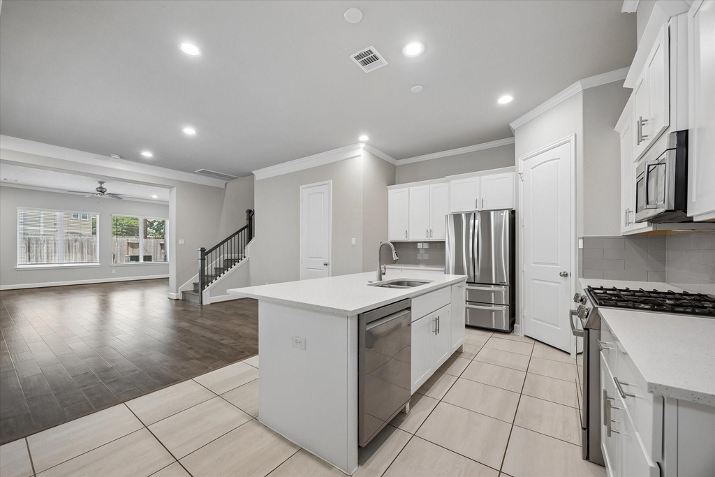 1135 Aurora Street - Photo 4