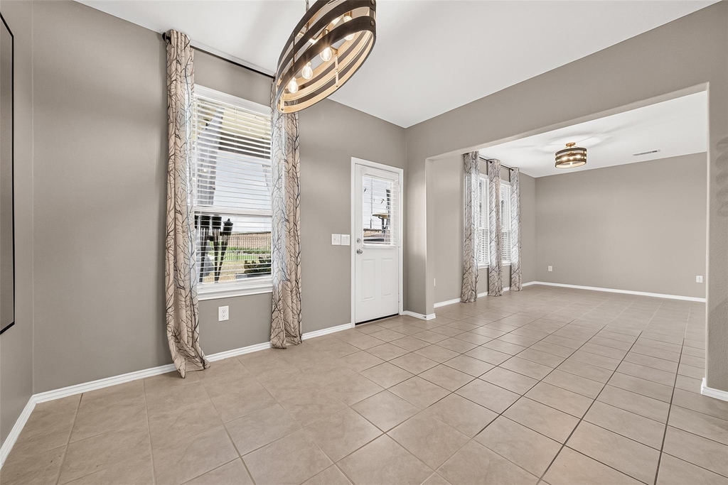 5911 Waggoner Ranch Trail - Photo 10