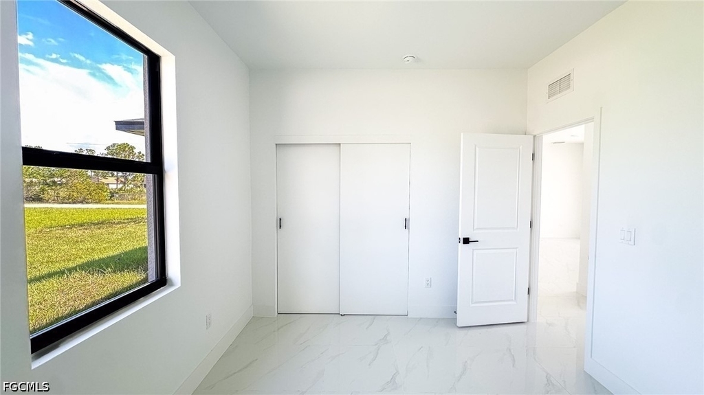 721 Bering Avenue S - Photo 9