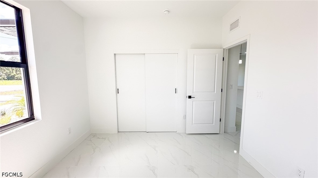 723 Bering Avenue S - Photo 17