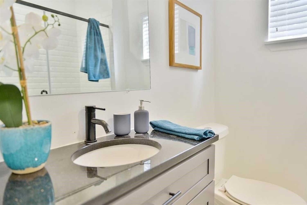 219 Marshall Street - Photo 3